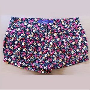 🌸   Black Floral Print Shorts   🌸